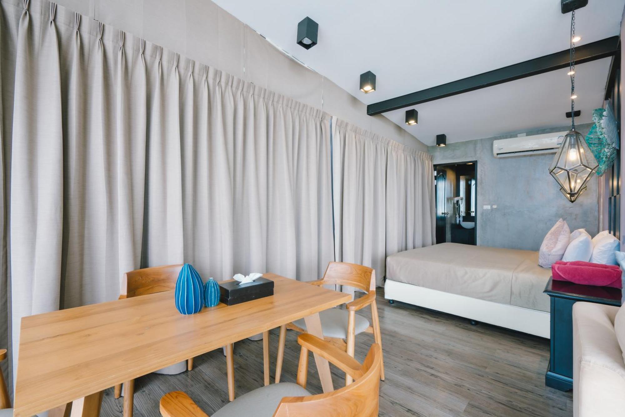 Patong Signature Boutique Hotel Quarto foto