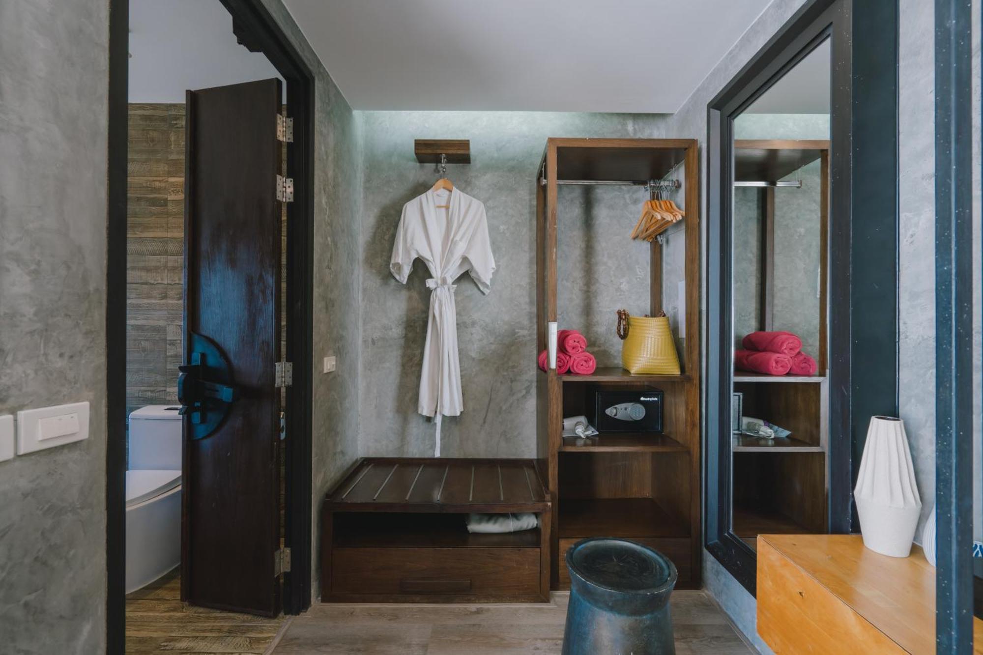 Patong Signature Boutique Hotel Quarto foto