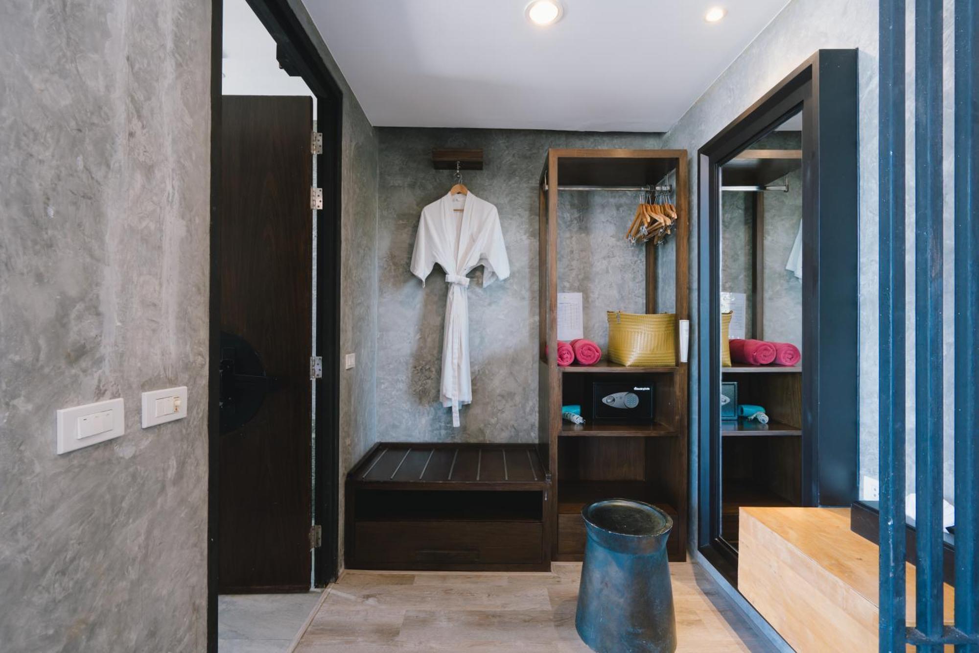 Patong Signature Boutique Hotel Quarto foto