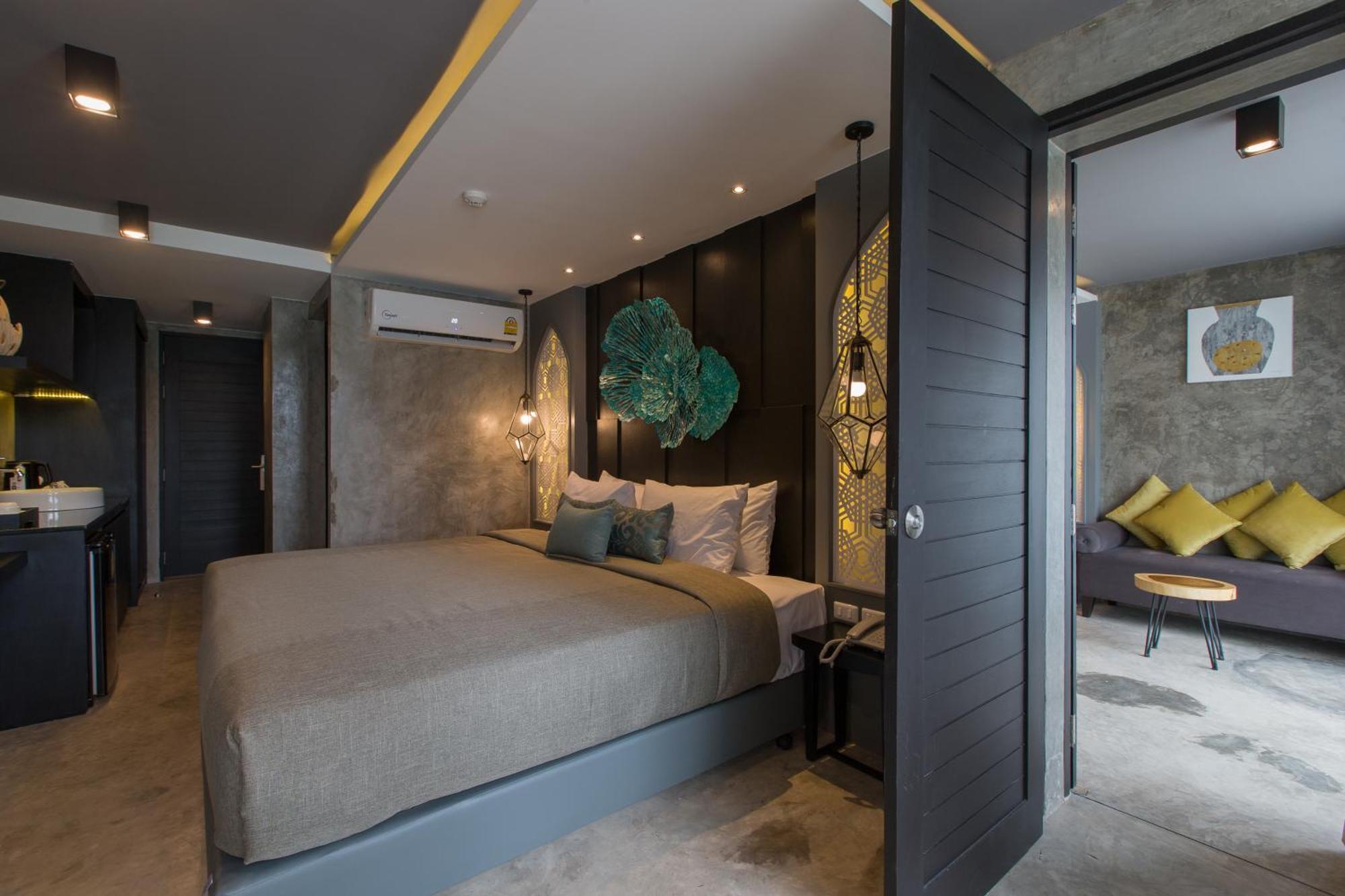 Patong Signature Boutique Hotel Quarto foto