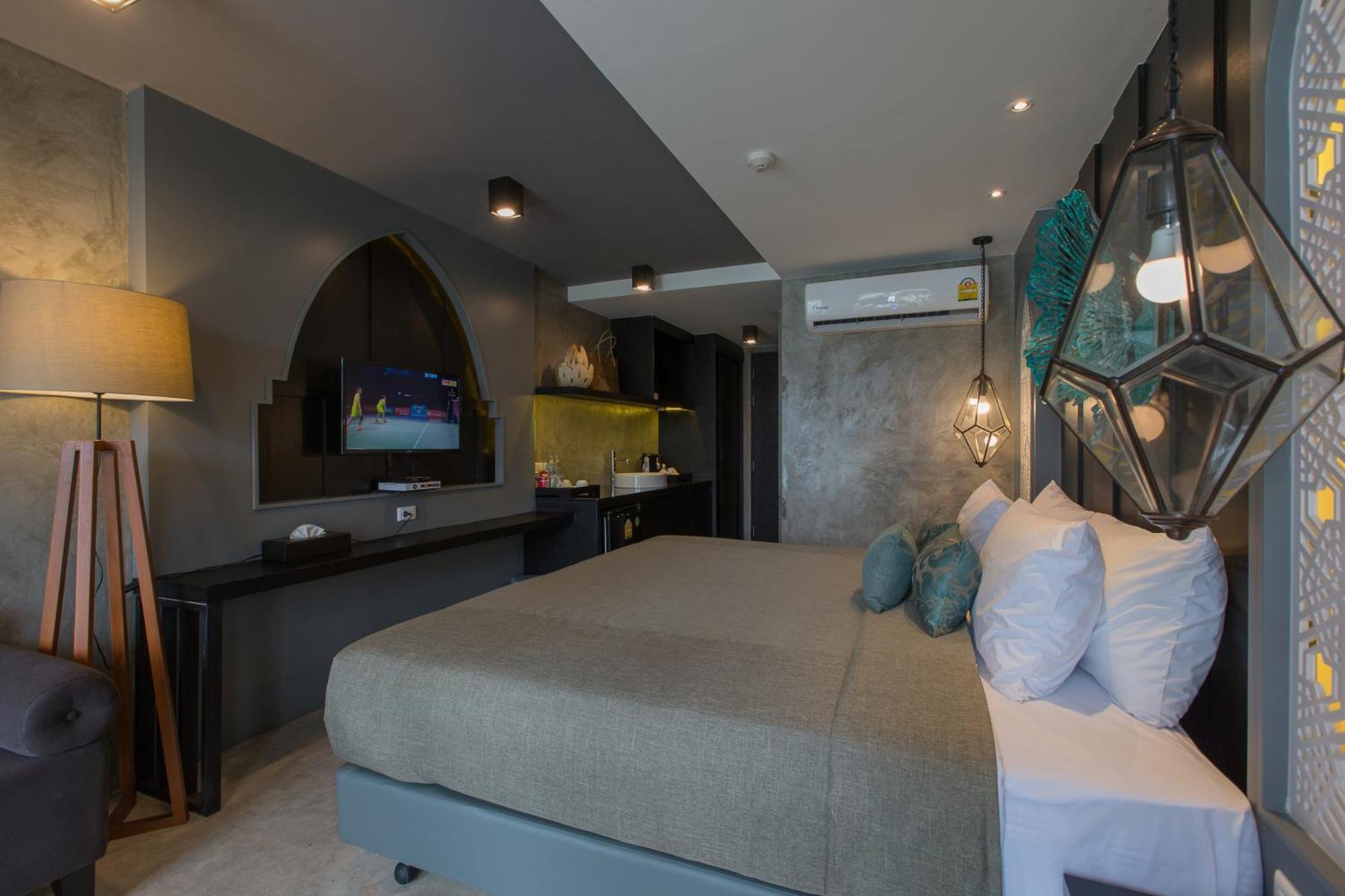 Patong Signature Boutique Hotel Quarto foto